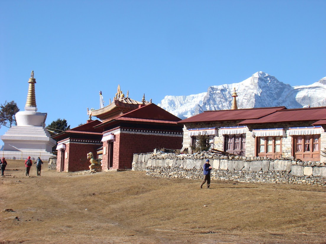Manaslu vs Everest Base Camp Trek: Which Is Best in 2026?